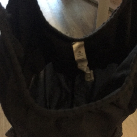 Lulu lemon workout Top - Picture 4 of 4